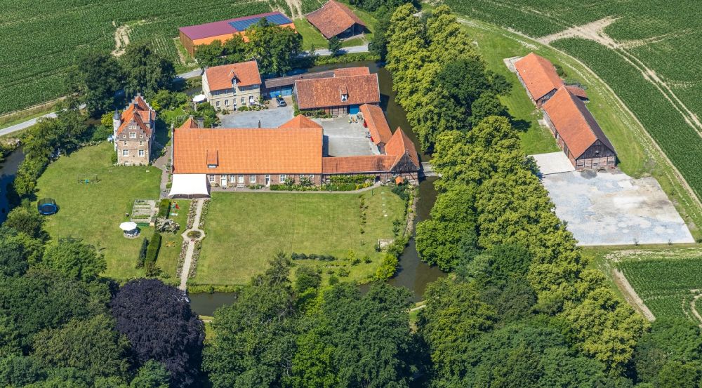 Billerbeck from above - Building and castle park systems of water castle Haus Runde in the district Aulendorf in Billerbeck in the state North Rhine-Westphalia, Germany