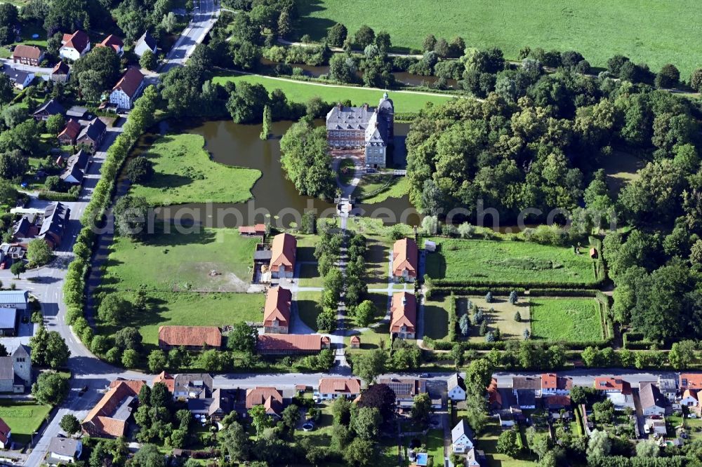 Lippetal from the bird's eye view: Building and castle park systems of water castle Hovestadt in the district Hovestadt in Lippetal in the state North Rhine-Westphalia, Germany