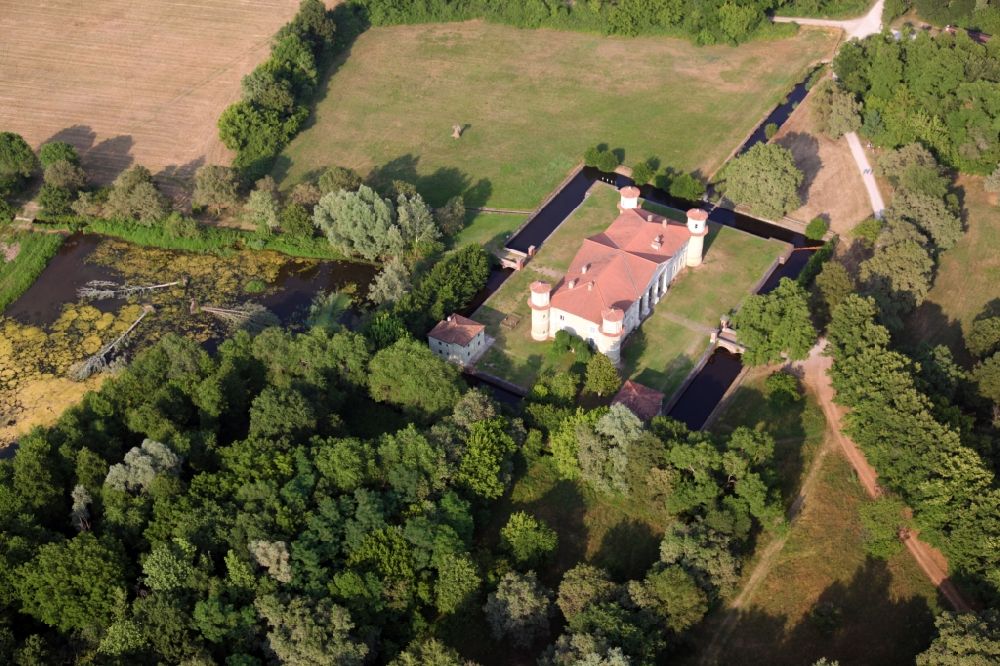 Aerial photograph Marmirolo - Building and castle park systems of water castle Palazzina Gonzaghesca di Bosco Fontana in Marmirolo in Lobardy, Italy