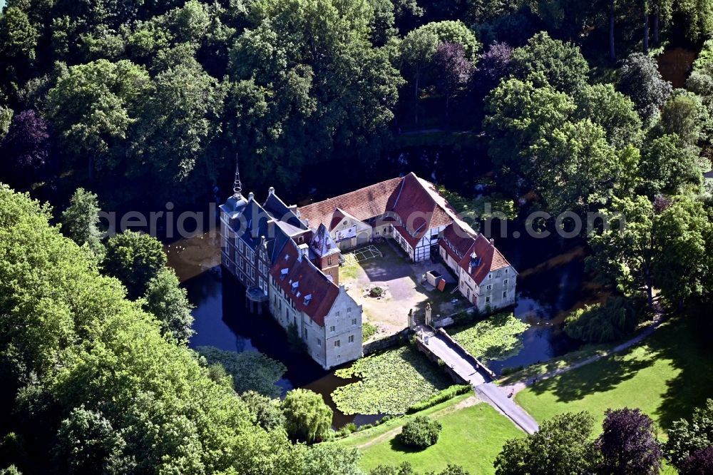 Senden from the bird's eye view: Building and castle park systems of water castle Schloss Senden in Senden in the state North Rhine-Westphalia, Germany
