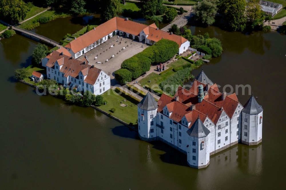 Glücksburg from the bird's eye view: Building and castle park systems of water castle in Gluecksburg (Ostsee) in the state Schleswig-Holstein