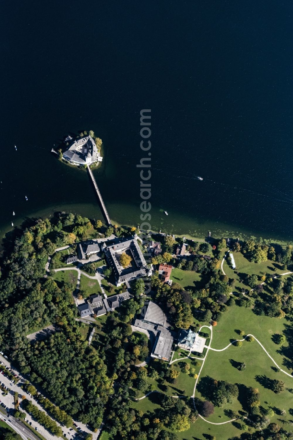 Aerial image Gmunden - Building and castle park systems of water castle Seeschloss Orth on lake Traunsee in Gmunden in Oberoesterreich, Austria