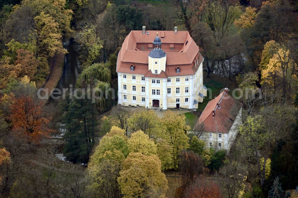 Vetschau Spreewald from above - Building and castle park systems of water castle Vetschau in Vetschau Spreewald in the state Brandenburg, Germany