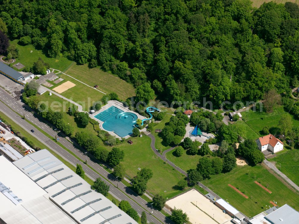 Aerial photograph Biberach an der Riß - Waterslide on Swimming pool of the in Biberach an der Riss in the state Baden-Wuerttemberg, Germany