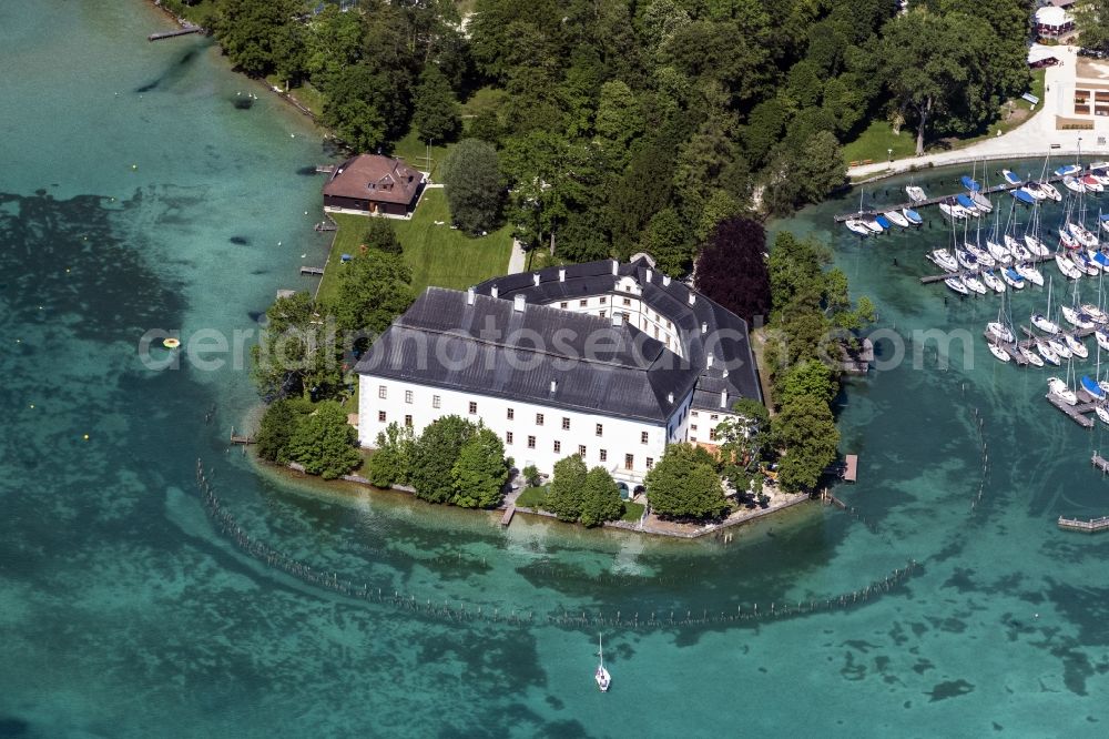 Aerial photograph Schörfling am Attersee - Building and castle park systems of water castle Kammer in Schoerfling am Attersee in Oberoesterreich, Austria