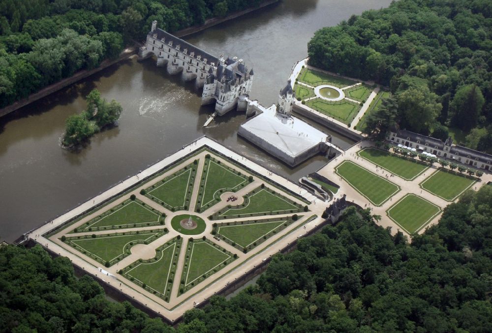 Aerial photograph Chenonceau - The Château de Chenonceau is a surge in the French resort of Chenonceaux in the Indre-et-Loire region Centre