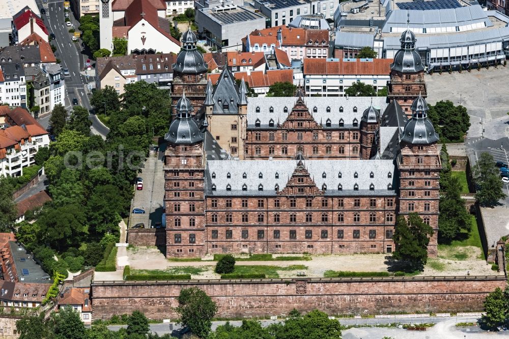Aschaffenburg from above - Building and castle park systems of water castle Johannisburg in Aschaffenburg in the state Bavaria