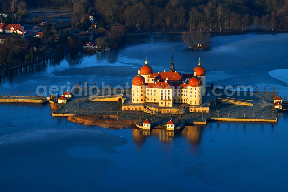 Moritzburg from the bird's eye view: Building and castle park systems of water- and huntig-castle on street Schlossallee in Moritzburg in the state Saxony, Germany
