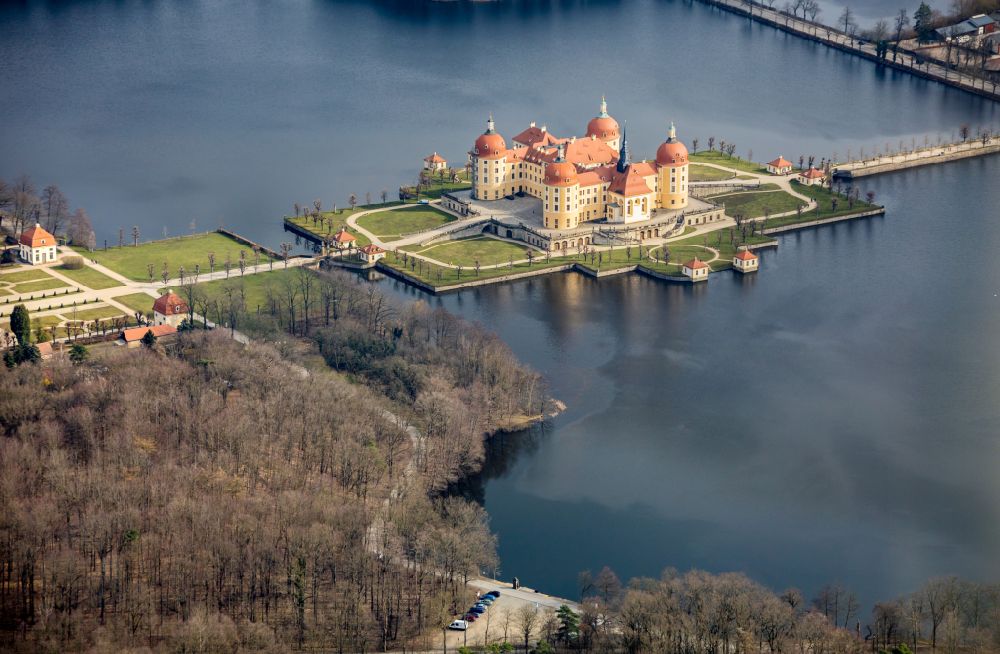 Aerial image Moritzburg - Building and castle park systems of water- and huntig-castle on street Schlossallee in Moritzburg in the state Saxony, Germany