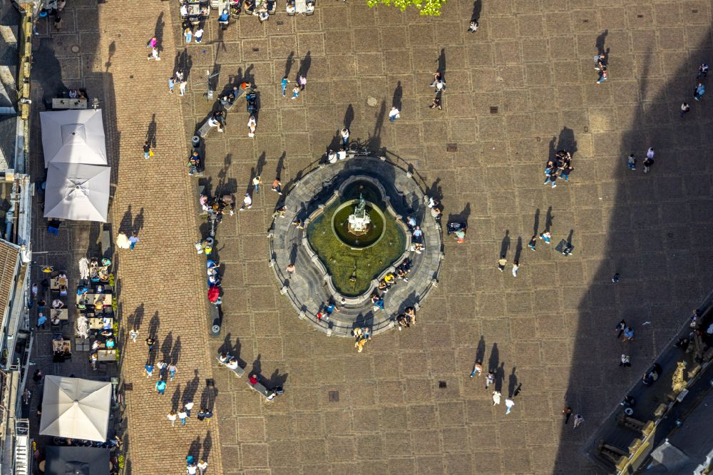 Aerial photograph Aachen - Water - fountain on street Markt in Aachen in the state North Rhine-Westphalia, Germany