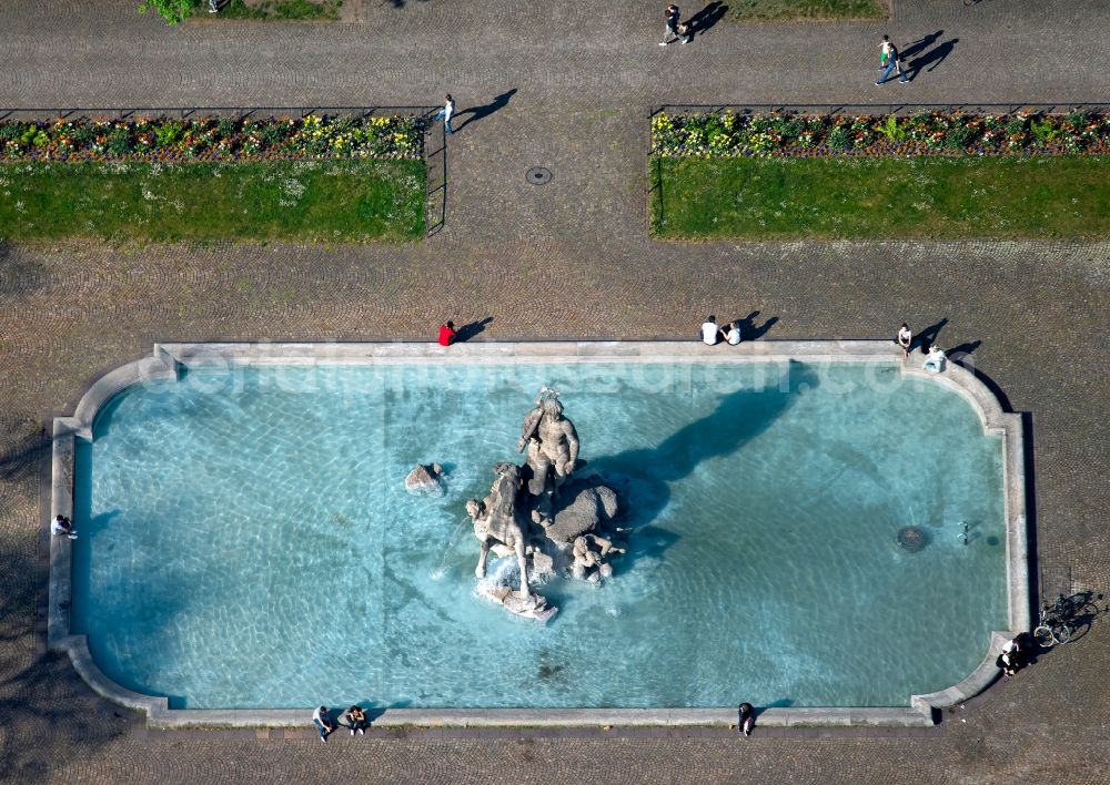 München from the bird's eye view: Water fountain Neptunbrunnen on Elisenstrasse in the district Maxvorstadt in Munich in the state Bavaria, Germany