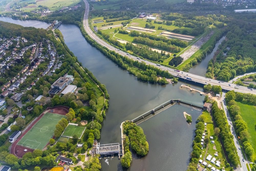 Herdecke from the bird's eye view: Structure and dams of the waterworks and hydroelectric power plant along the river course of the Ruhr on Volme Bruecke in the district Westende in Herdecke in the state North Rhine-Westphalia, Germany