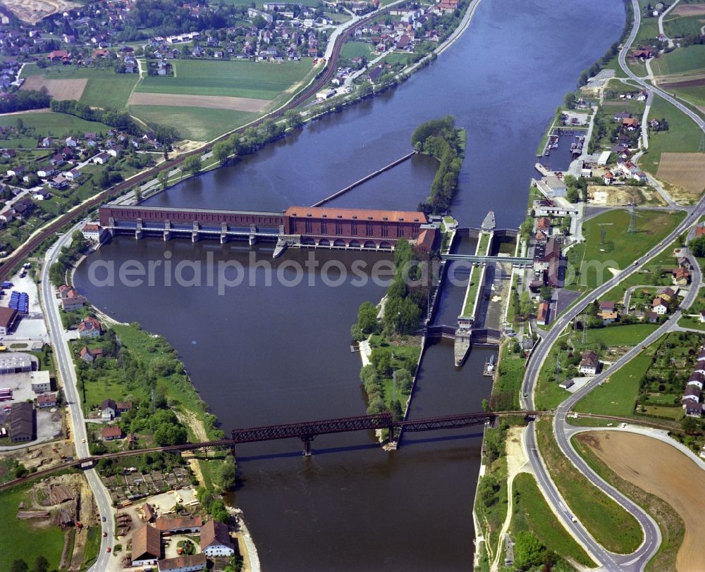 Aerial photograph Passau - Structure and dams of the waterworks and hydroelectric power plant on the river course of the Danube in Passau in the state Bavaria, Germany