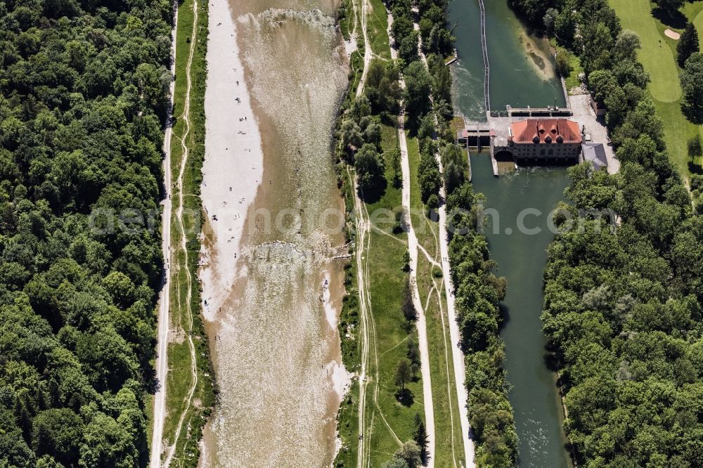 München from the bird's eye view: Structure and dams of the waterworks and hydroelectric power plant Isar 1 on Isar in Munich in the state Bavaria, Germany