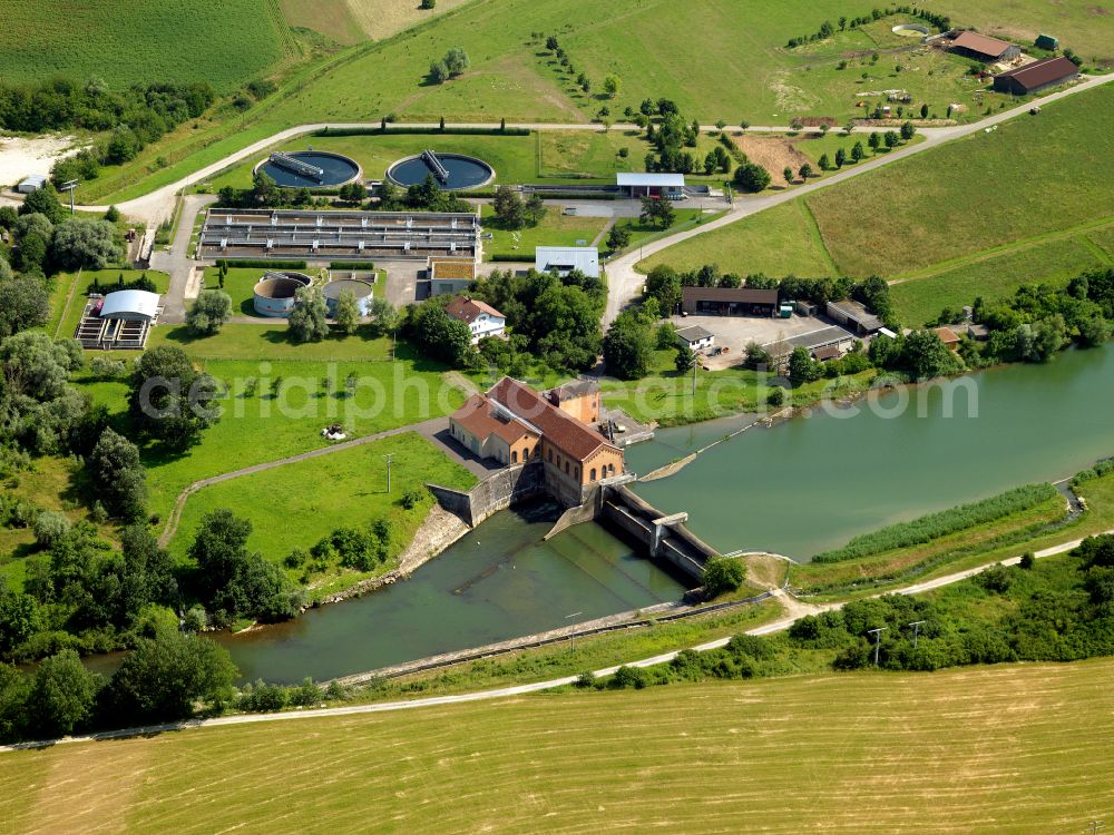 Aerial photograph Kiebingen - Structure and dams of the waterworks and hydroelectric power station on the banks of the river Neckar on Arthur-Junghans-Strasse in Kiebingen in the state Baden-Wuerttemberg, Germany