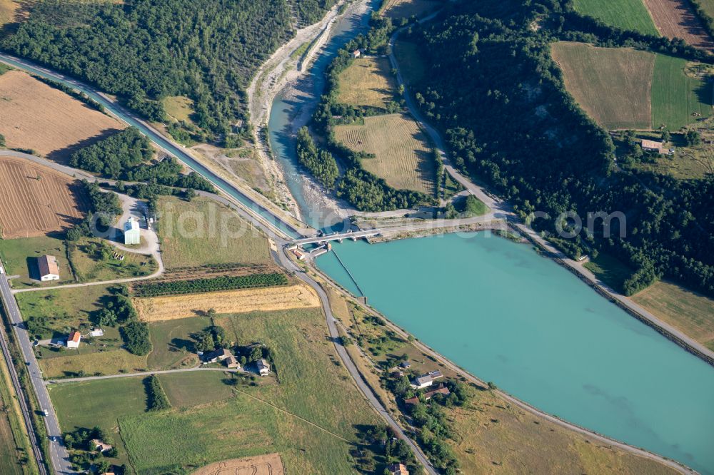 Mereuil from the bird's eye view: Structure and dams of the waterworks and hydroelectric power plant on whitewater river Buech in Mereuil in Provence-Alpes-Cote d'Azur, France