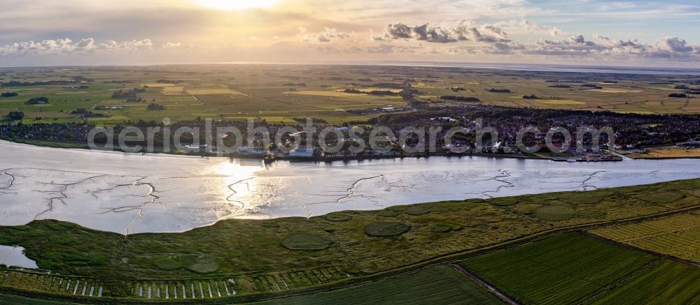 Tönning from above - Formation of tidal creeks on the bank areas with mud flats along the river of Eiof in Toenning in the state Schleswig-Holstein, Germany