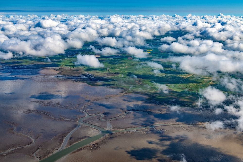 Aerial photograph Friedrichskoog - Wadden Sea of a??a??the North Sea coast in front of Friedrichskoog in the state Schleswig-Holstein, Germany