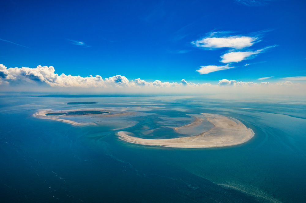 Nigehörn from above - Wadden Sea sandbanks off the North Sea coast of Cuxhaven, reef in the Hamburg Wadden Sea in front of Nigehoern and Scharhoern in the state Hamburg, Germany