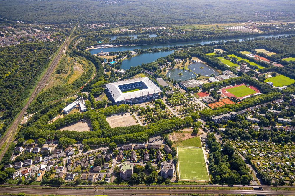 Duisburg from the bird's eye view: Wedau Sports Park with the MSV-Arena in the district Neudorf-Sued in Duisburg at Ruhrgebiet in North Rhine-Westphalia