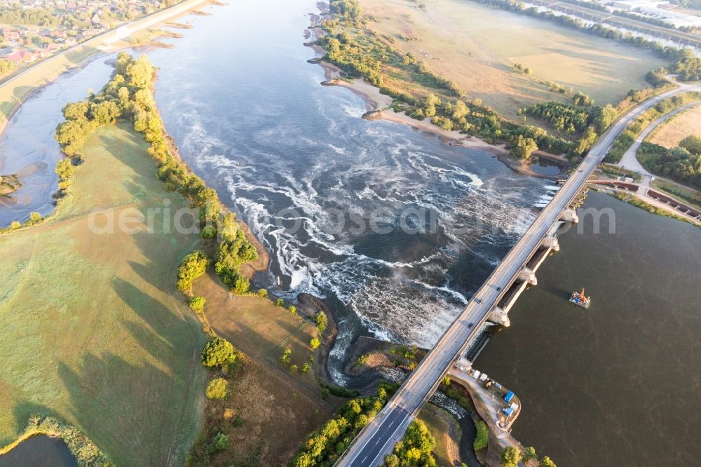 Aerial image Geesthacht - Impoundment at the river Elbe of Stautufe Geesthacht in Geesthacht in the state Schleswig-Holstein, Germany