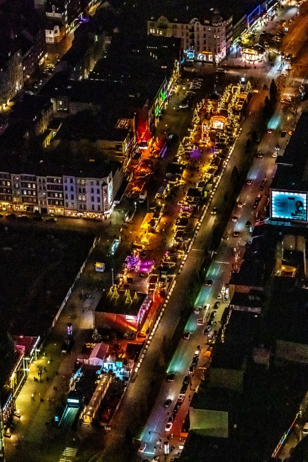 Aerial photograph Hamburg - Christmassy market Santa Pauli event grounds and sale huts and booths in Hamburg, Germany