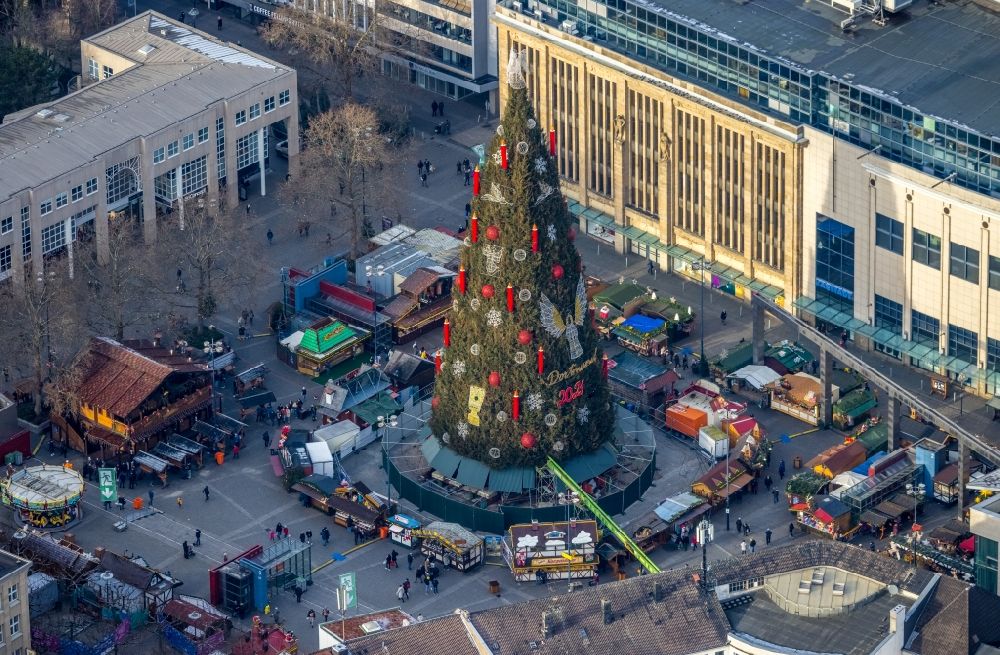 Aerial image Dortmund - Christmassy market event grounds and sale huts and booths on Friedensplatz in the district City-Ost in Dortmund at Ruhrgebiet in the state North Rhine-Westphalia, Germany