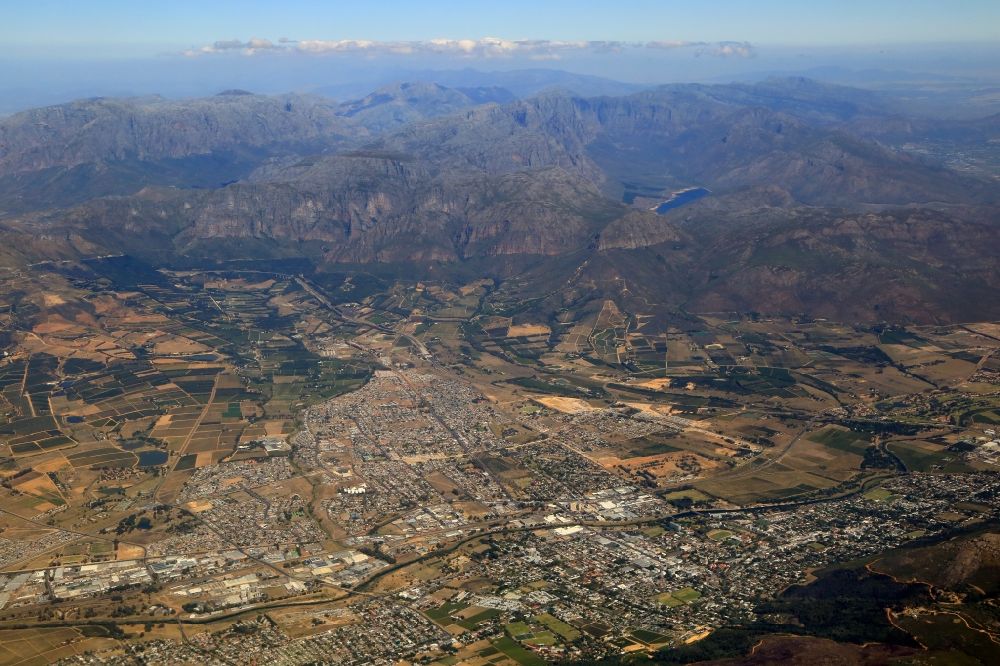 Paarl from the bird's eye view: Agricultural landscape in the vineyard area in Paarl, in the district Cape Winelands in Romansrivier in Western Cape, South Africa
