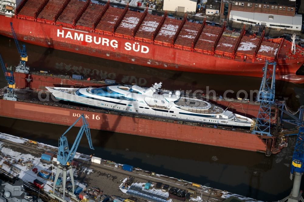 Aerial image Hamburg - Shipyard - site of the Blohm + Voss in the district Kleiner Grasbrook in Hamburg