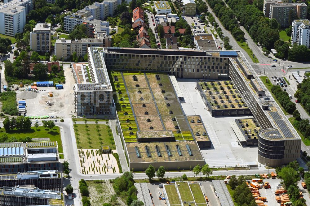 Aerial photograph München - Building and production halls on the premises of Abfallwirtschaftsbetrieb Muenchen on Georg-Brauchle-Ring in Munich in the state Bavaria, Germany