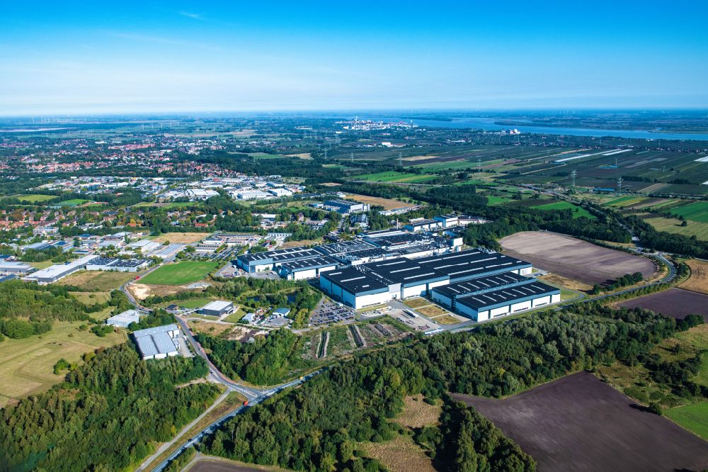 Stade from above - Building and production halls on the premises Airbus Deutschland GmbH in the district Ottenbeck in Stade in the state Lower Saxony, Germany