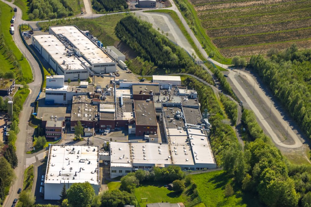 Bestwig from the bird's eye view: Building and production halls on the premises of Arconic in Bestwig in the state North Rhine-Westphalia, Germany