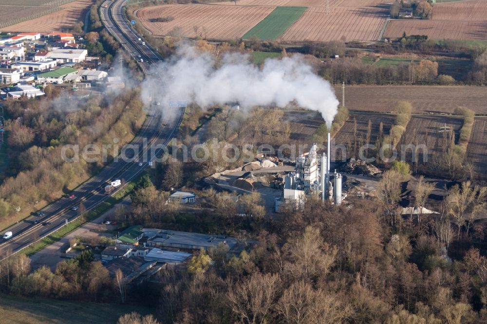 Landau in der Pfalz from above - Building and production halls on the premises of Asphaltmischwerk Landau Juchem KG in Landau in der Pfalz in the state Rhineland-Palatinate, Germany