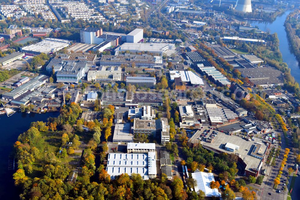 Aerial image Berlin - Factory area of the Bayerische Motoren Werke of BMW AG motorcycle plant at the Juliusturm in the district of Spandau in Berlin, Germany