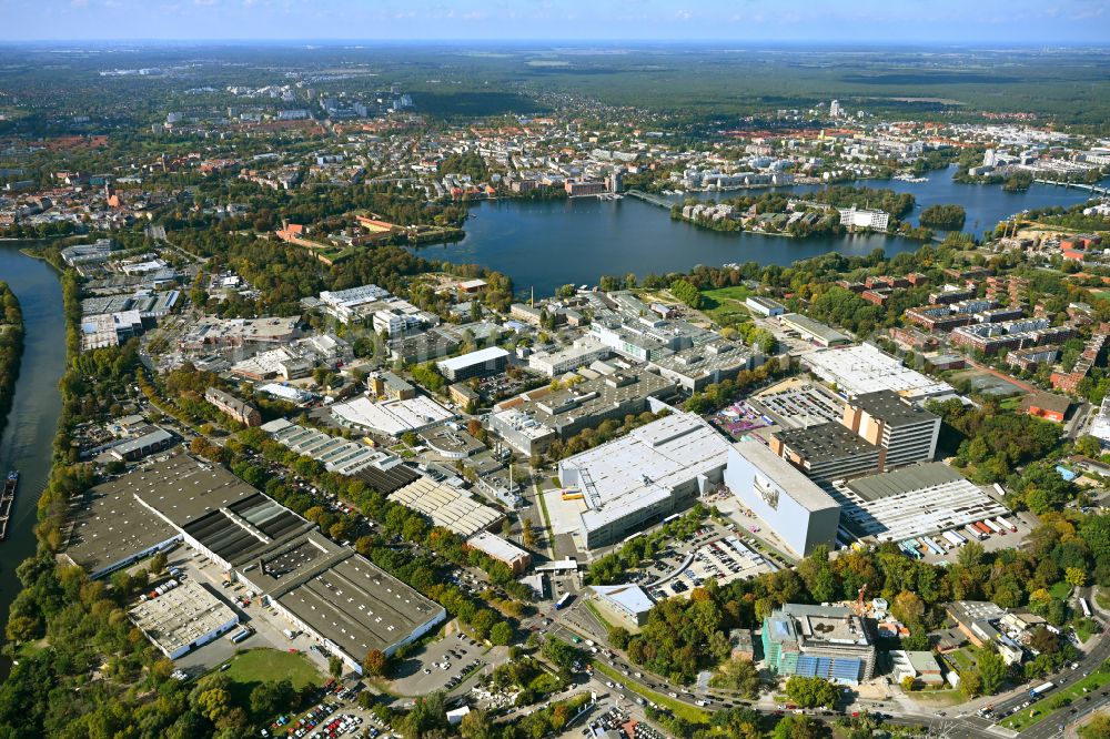 Aerial photograph Berlin - Factory area of the Bayerische Motoren Werke of BMW AG motorcycle plant at the Juliusturm in the district of Spandau in Berlin, Germany