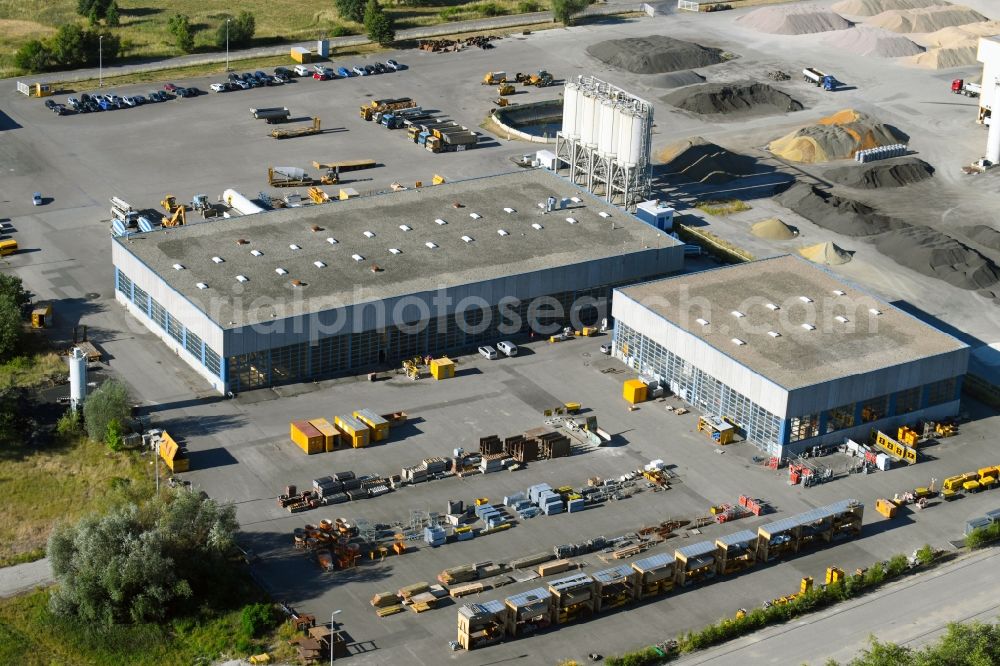 Aerial photograph Werneuchen - Building and production halls on the premises of BERGER HOLDING SE on Alte Hirschfelder Strasse in Werneuchen in the state Brandenburg, Germany