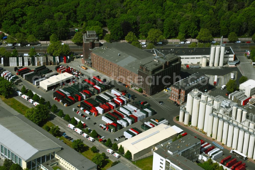 Berlin from the bird's eye view: Building and production halls on the premises of the brewery Berliner-Kindl-Schultheiss-Brauerei on Indira-Gandhi-Strasse in the district Hohenschoenhausen in Berlin, Germany