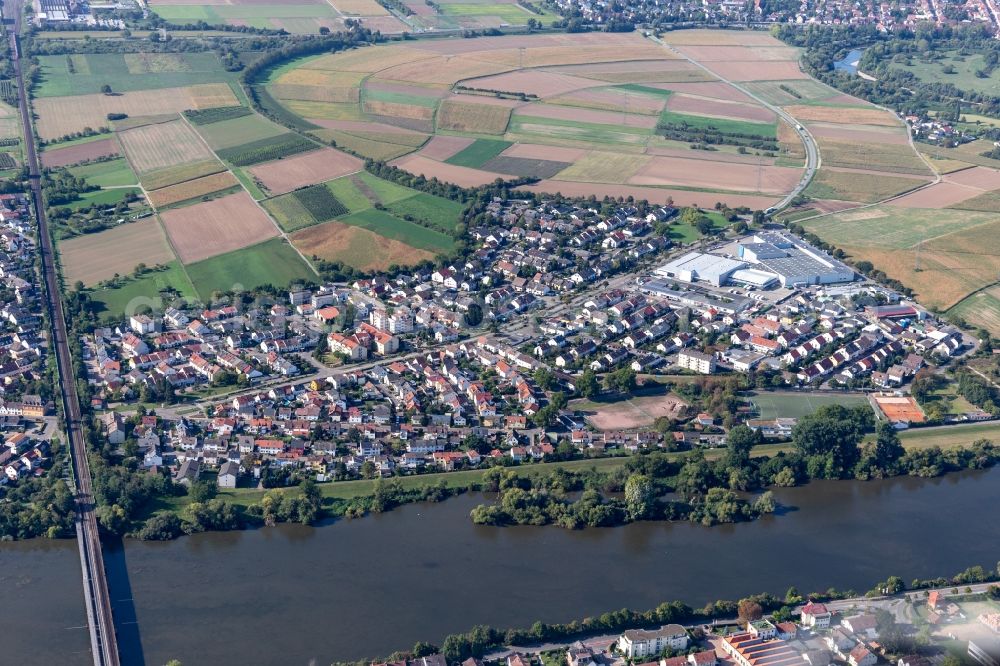 Aerial image Edingen-Neckarhausen - Building and production halls on the premises of the bakery BAeKO Sued-West Baecker- and Konditorengenossenschaft eG in Edingen-Neckarhausen in the state Baden-Wuerttemberg, Germany