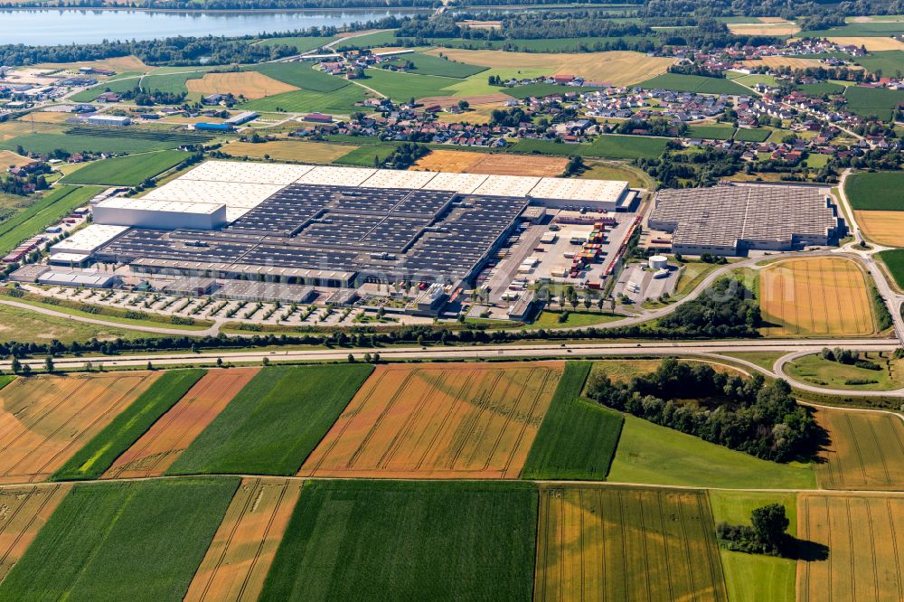 Dingolfing from the bird's eye view: Production halls on the premises BMW-factory 2.70 Dynamikzentrum in Dingolfing in the state Bavaria, Germany