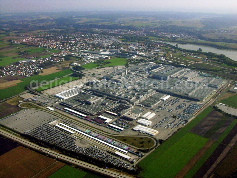 Aerial image Dingolfing - Building and production halls on the premises of BMW facility in Dingolfing in the state Bavaria
