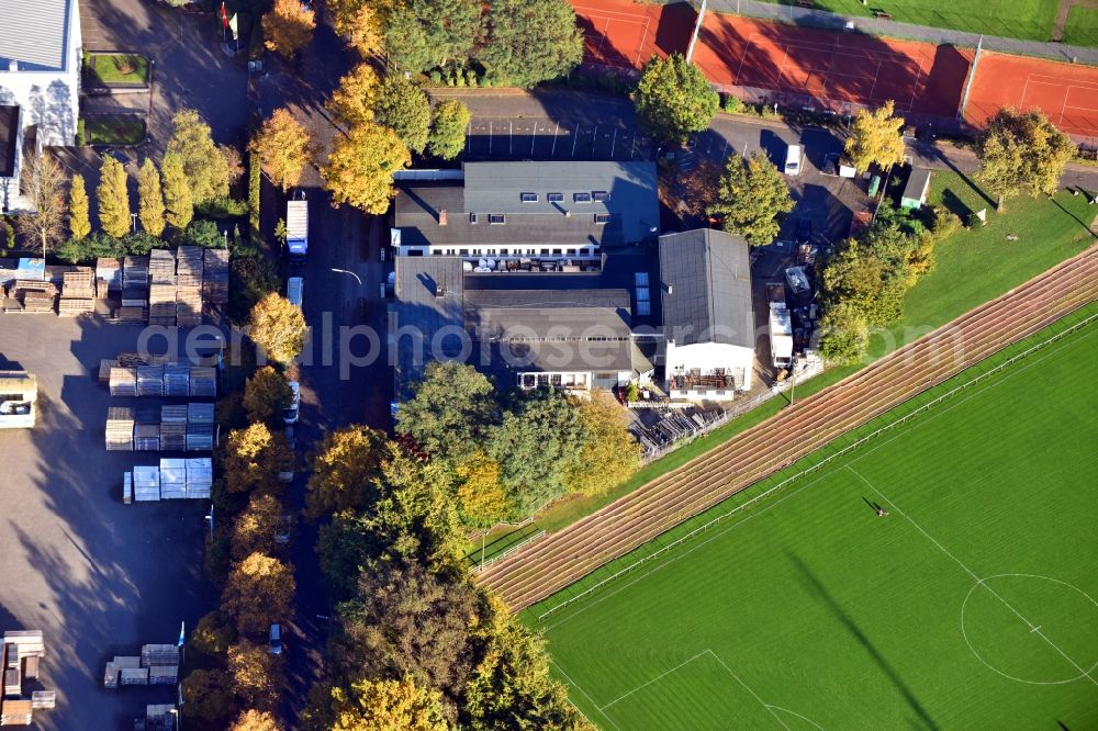 Aerial image Hamburg - Building and production halls on the premises of BRUNS & MOeLLENDORFF GMBH & CO. KG on Waidmannstrasse in the district Altona in Hamburg, Germany