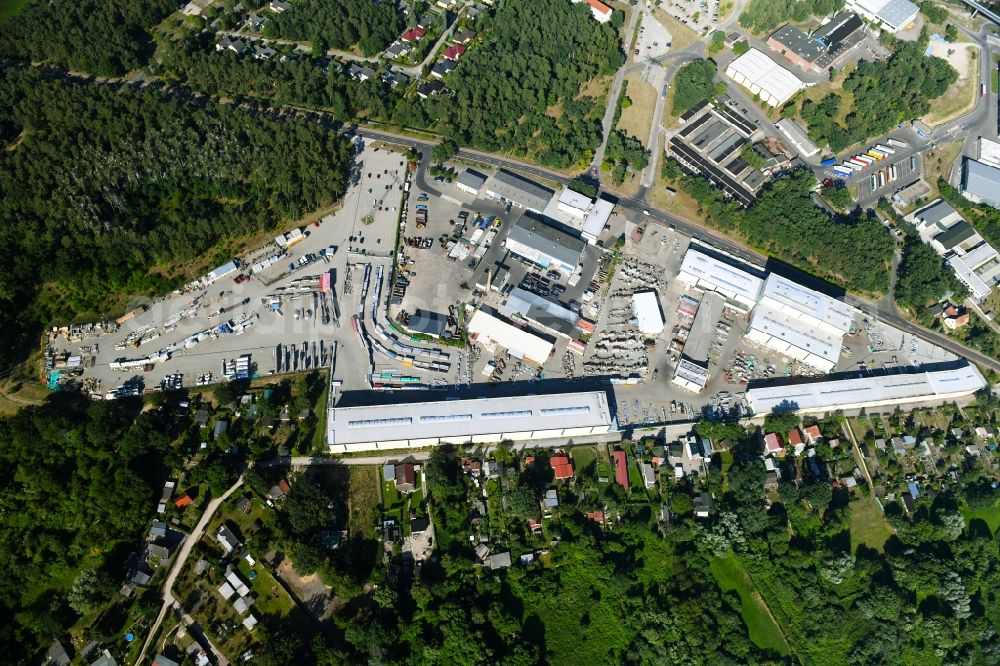 Aerial photograph Schwedt/Oder - Building and production halls on the premises of BUTTING Anlagenbau GmbH & Co. KG on Kuhheide in the district Vierraden in Schwedt/Oder in the state Brandenburg, Germany