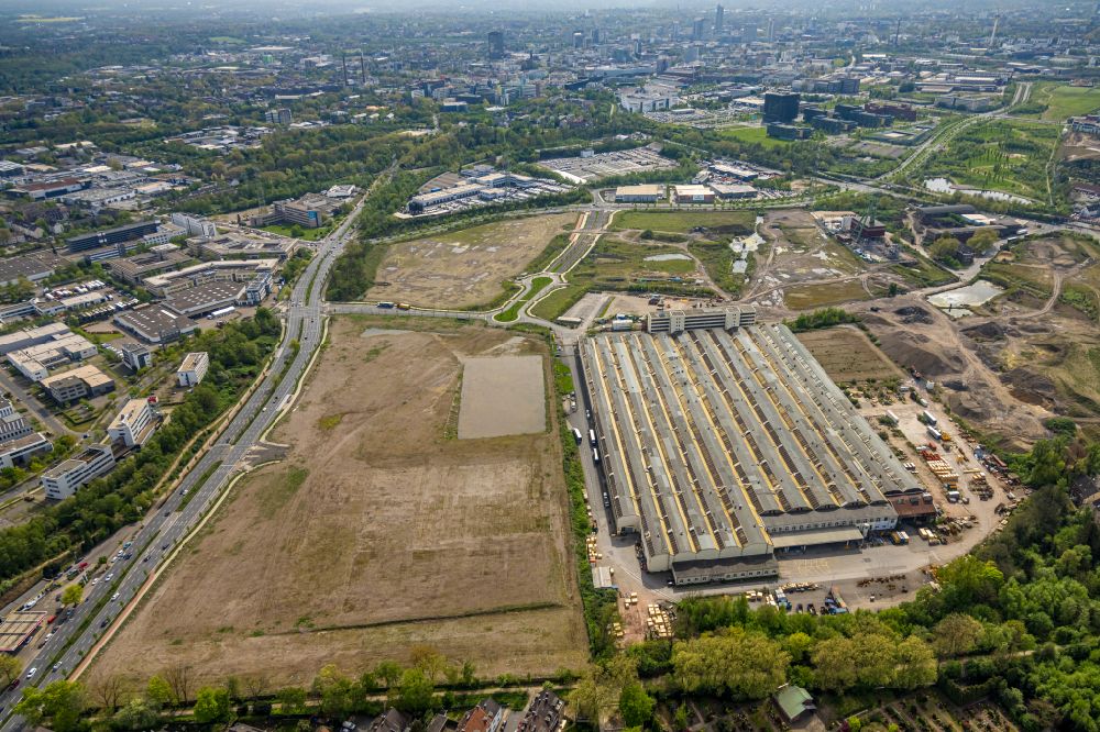 Aerial image Essen - Building and production halls on the factory premises of Cantec GmbH & Co. KG on Helenenstrasse in the district Stadtbezirke IV in Essen in the state North Rhine-Westphalia, Germany