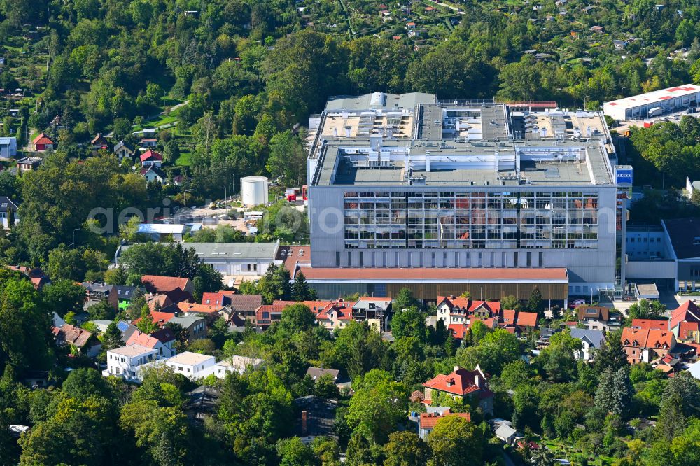 Jena from the bird's eye view: Building and production halls on the premises of Carl Zeiss Microscopy GmbH on Carl-Zeiss-Promenade in Jena in the state Thuringia, Germany