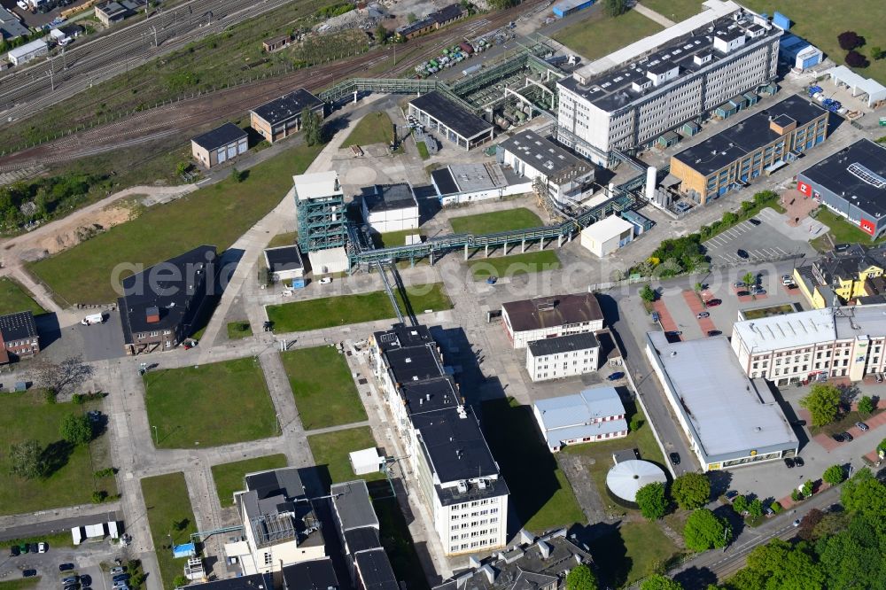 Aerial photograph Radebeul - Building and production halls on the premises of the chemical manufacturers of Arevipharma GmbH on Meissner Strasse in Radebeul in the state Saxony, Germany
