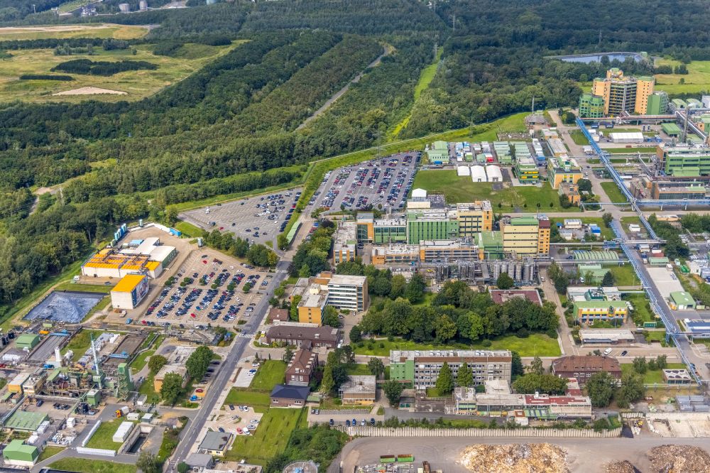 Aerial photograph Bergkamen - Building and production halls on the premises of the chemical manufacturers Bayer Pharma AG on Ernst-Schering-Strasse in Bergkamen in the state North Rhine-Westphalia, Germany