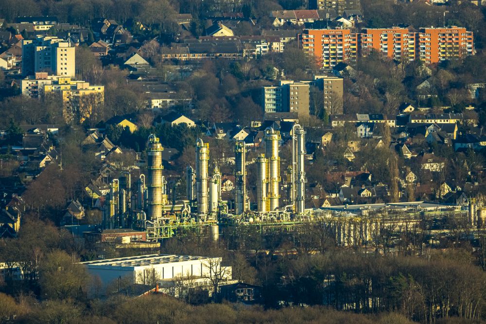 Gladbeck from above - Building and production halls on the premises of the chemical manufacturers Ineos Phenol GmbH on street Arenbergstrasse in the district Zweckel in Gladbeck at Ruhrgebiet in the state North Rhine-Westphalia, Germany