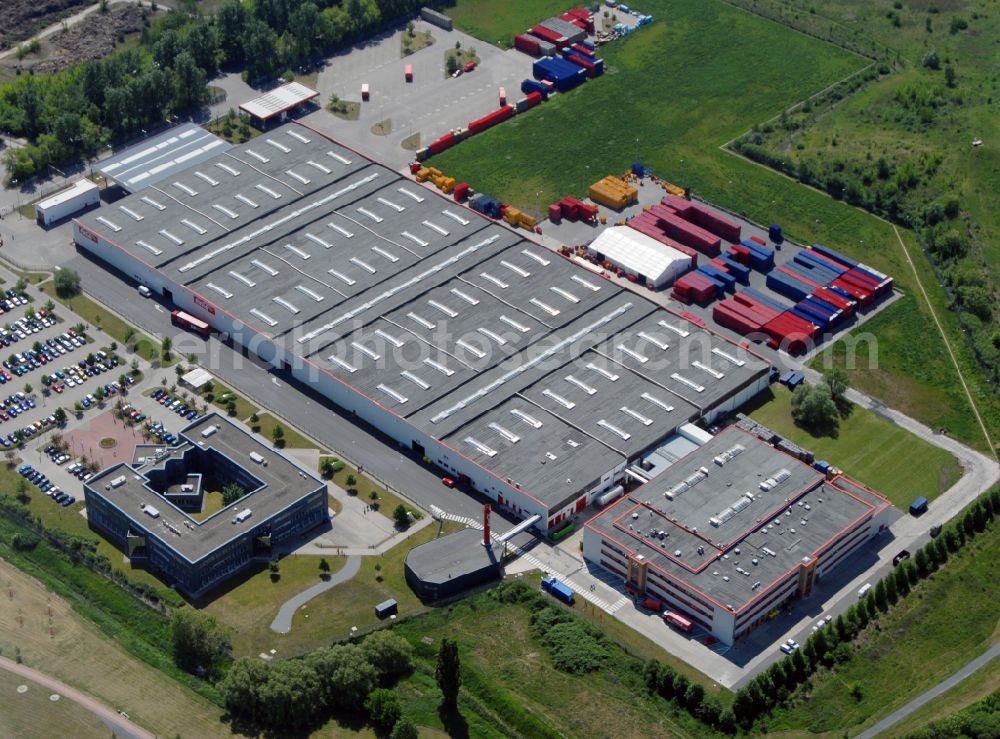 Aerial photograph Berlin - Building and production halls on the premises Coca-Cola in the district Hohenschoenhausen in Berlin, Germany