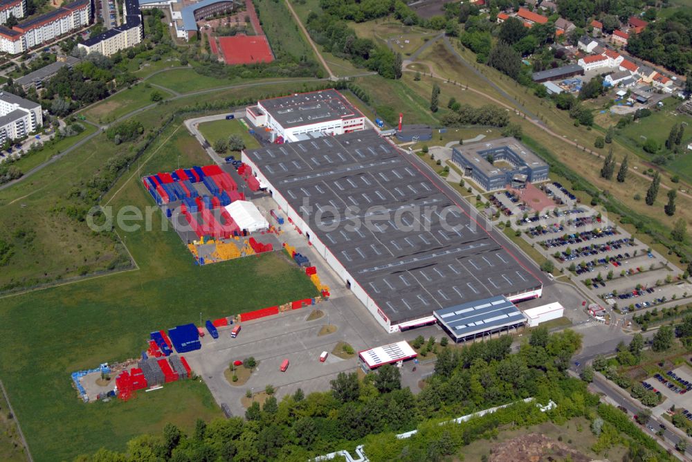 Aerial photograph Berlin - Building and production halls on the premises Coca-Cola in the district Hohenschoenhausen in Berlin, Germany