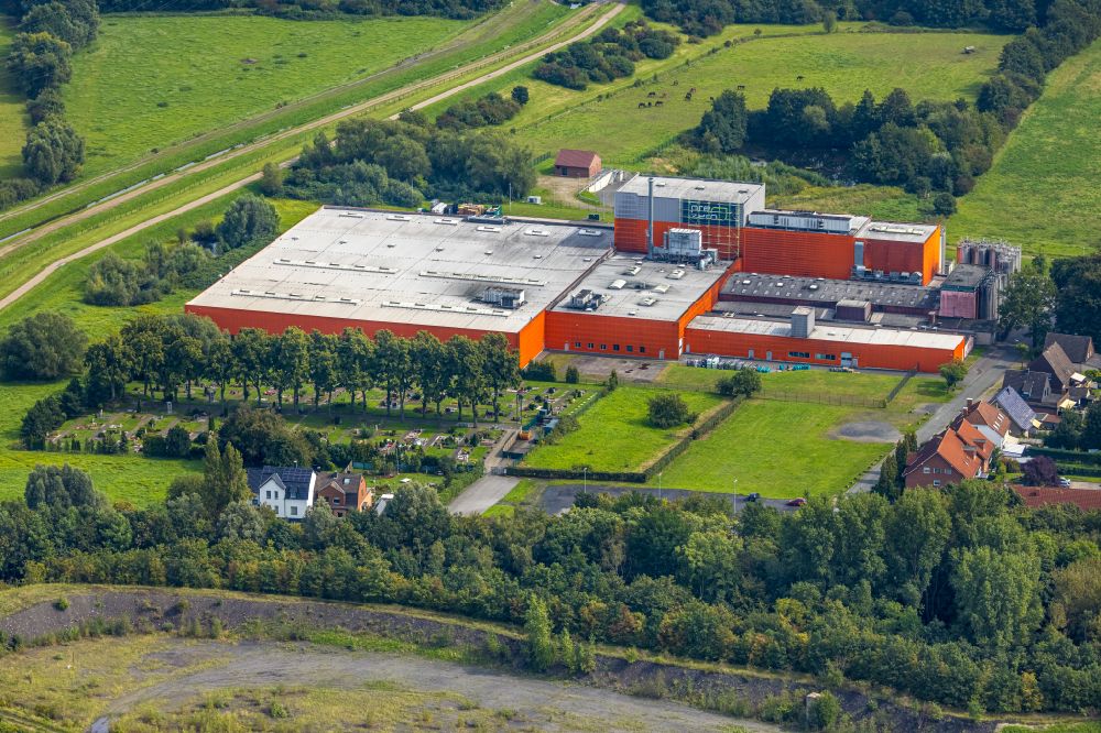 Hamm from the bird's eye view: Building and production halls on the premises of of Riba Verpackungen GmbH in the district Wiescherhoefen in Hamm in the state North Rhine-Westphalia